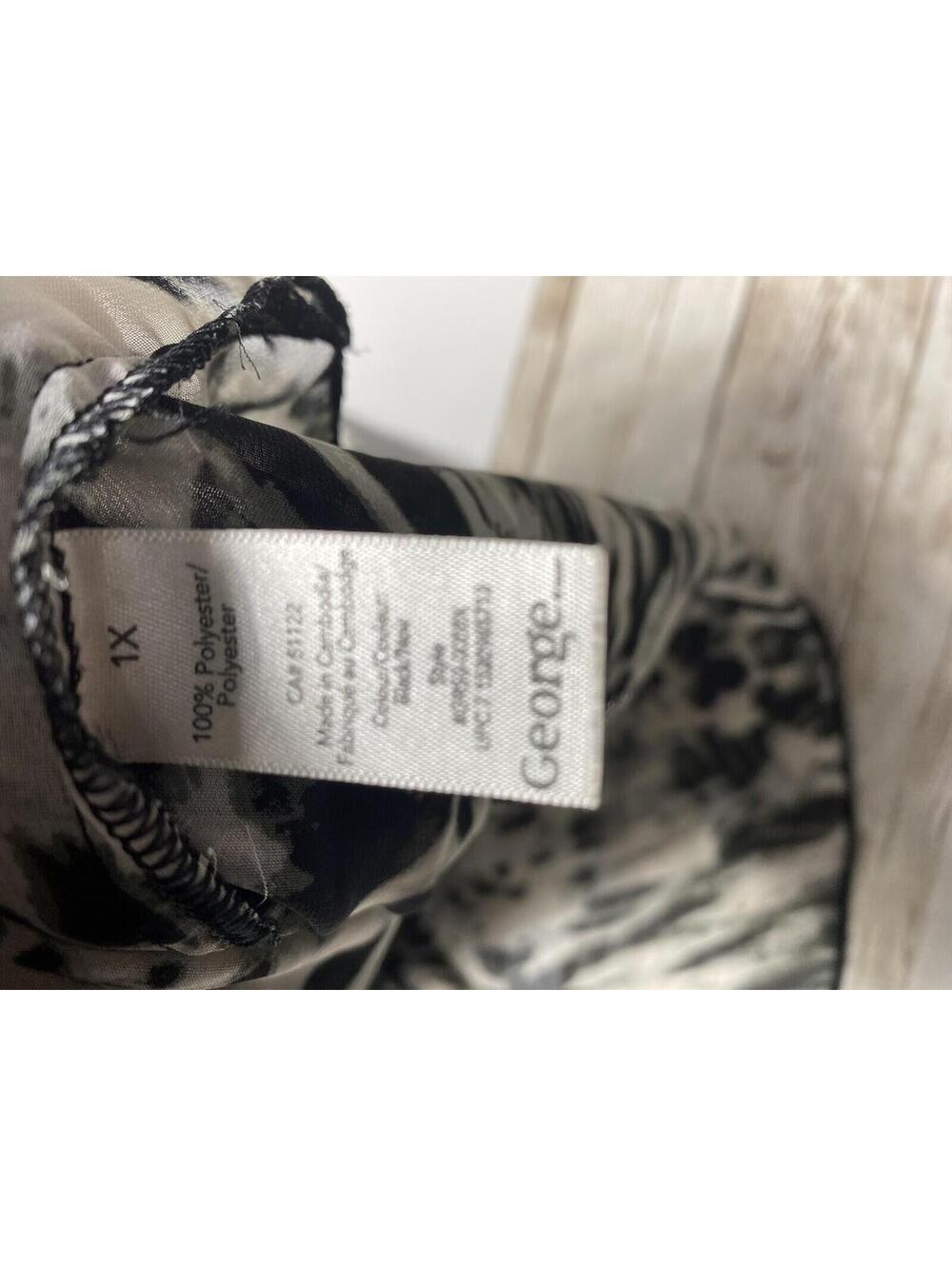 Women’s Black & White Tiger Print Dress Shirt, Size 1X, Good Condition - Picture 2 of 13